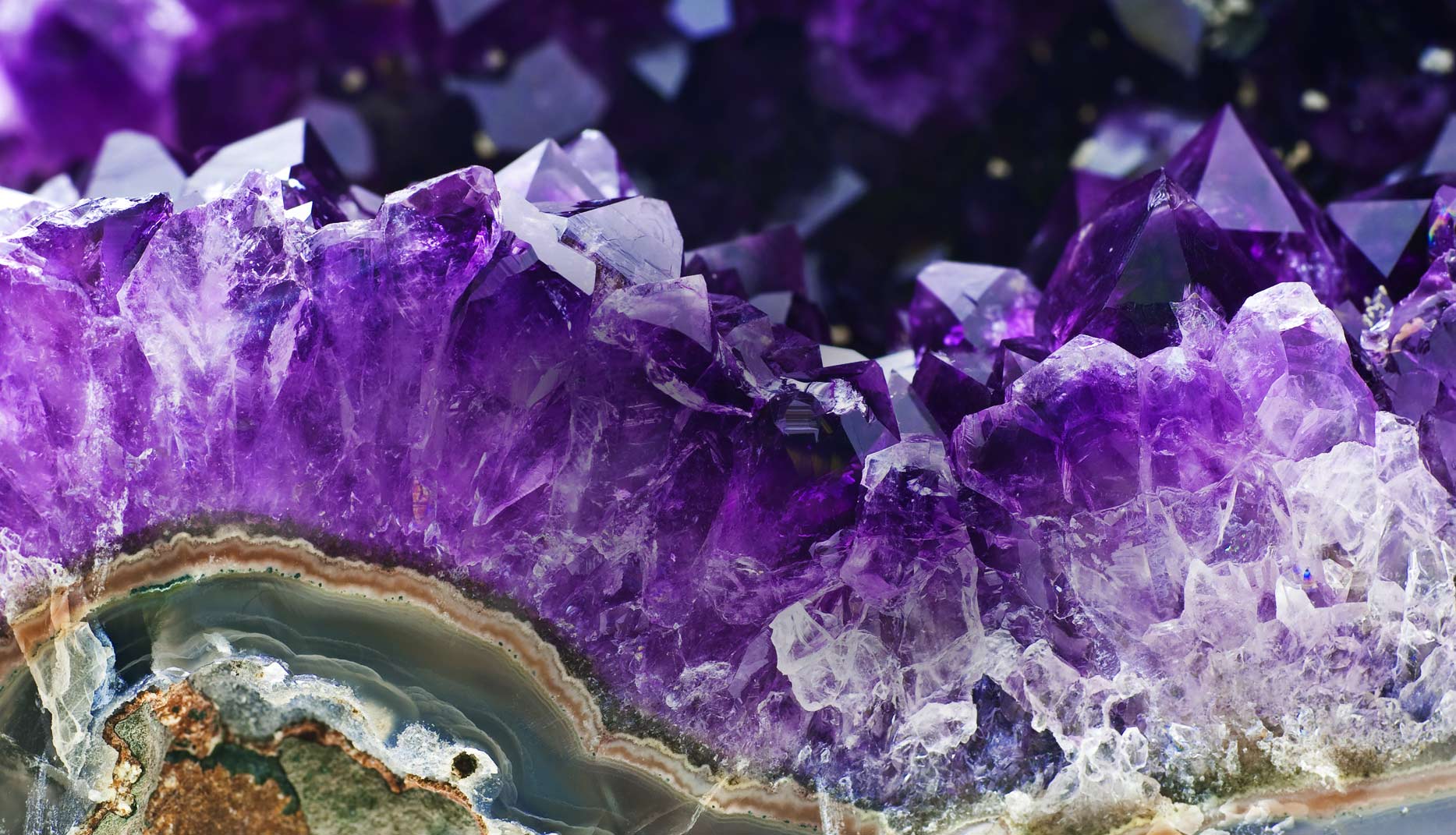 Gemcamp Laboratory Amethyst Gemstone Banner