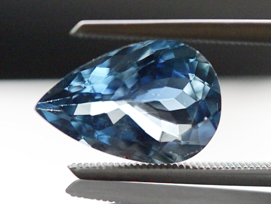 pear-shaped or teardrop shaped aquamarine gemstone